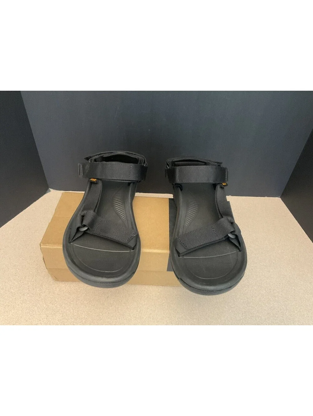 New! Mens Teva Hurricane XLT2 Black Hiking Sandals. Size 8. Nice!!!